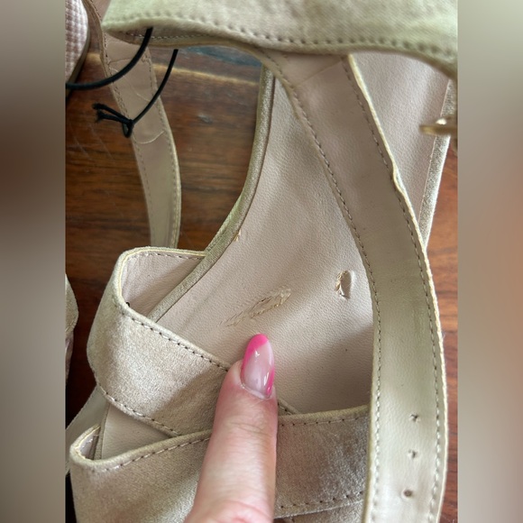 George chunky heals - Picture 6 of 9